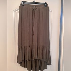 Green high-low skirt, new w/o tags